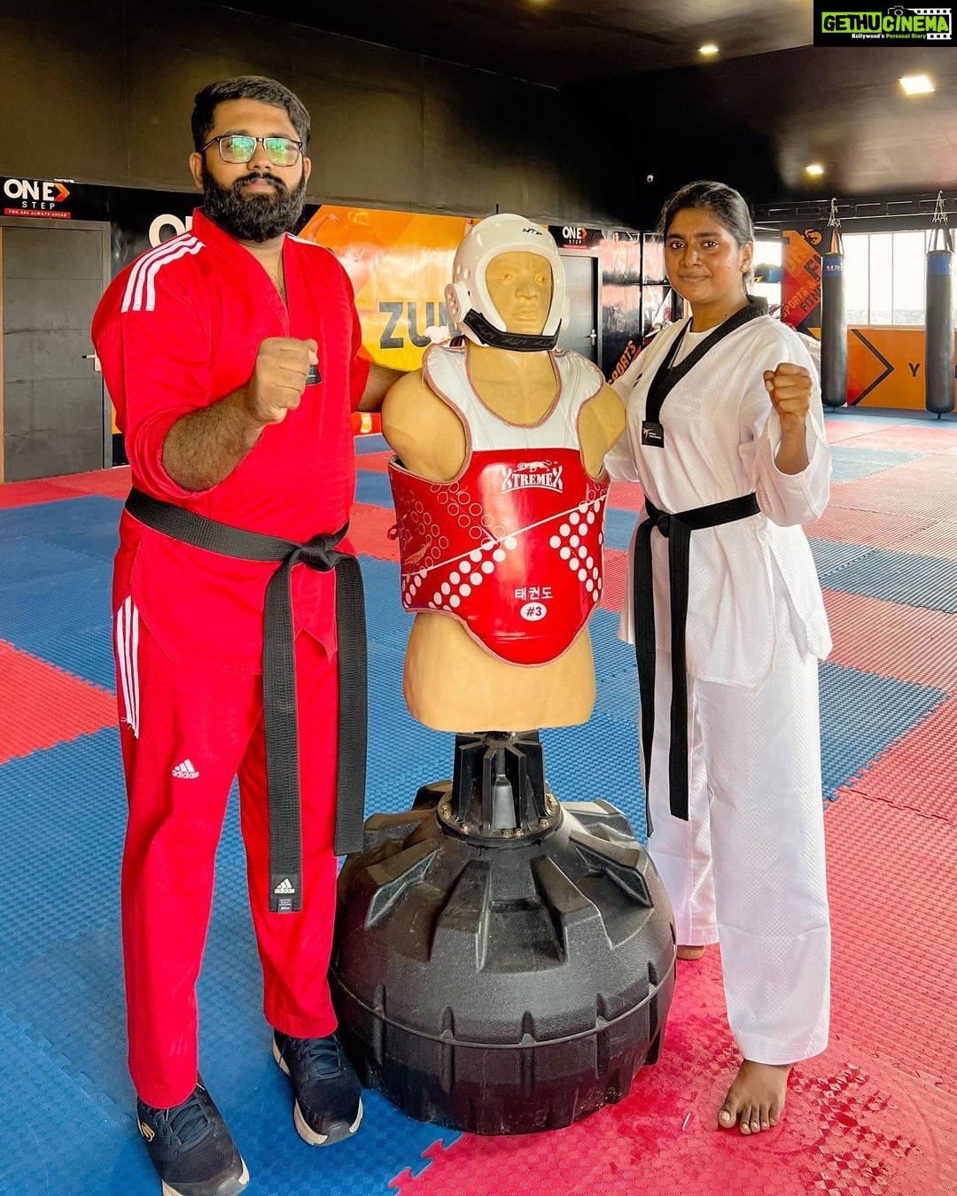 Nimisha Sajayan Instagram - Starting my day off right with some TAEKWONDOš„ @master_jeongui @onestep.club #whereifeelthemostaliveš¤