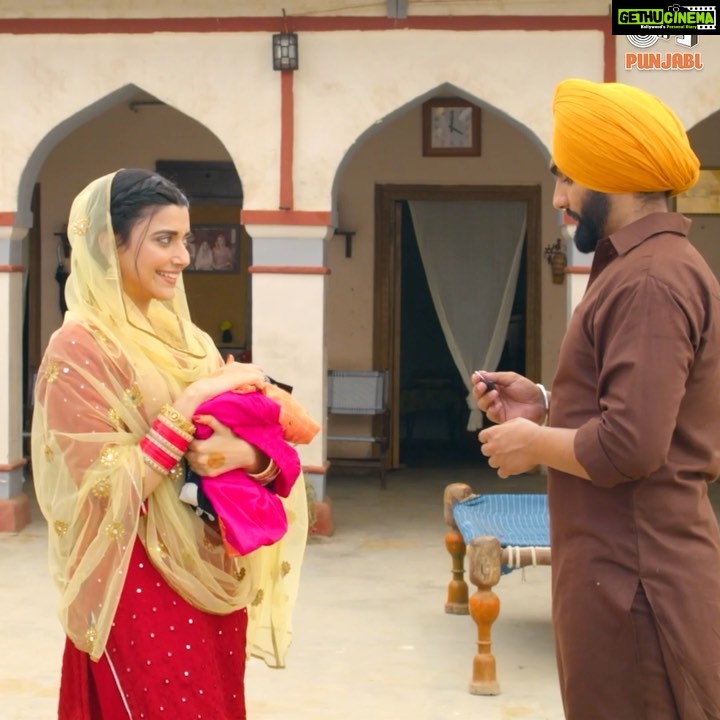 Nimrat Khaira Instagram - #SaunkanSaunkne da nava gaana #SaadeKotheUtte release hogeya 🌸 Featuring - @ammyvirk @sargunmehta @nimratkhairaofficial Singer - #AmmyVirk #NimratKhaira Music - @desi_crew Lyrics and Composer @buntybains Label @tipspunjabi