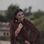 Nimrat Khaira Instagram - Saunkan Saunkane 13 May🤎. 📸 @dashmesharts @imgeetu @santosh_makeup_artist