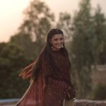 Nimrat Khaira Instagram - Saunkan Saunkane 13 May🤎. 📸 @dashmesharts @imgeetu @santosh_makeup_artist