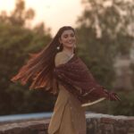 Nimrat Khaira Instagram - Saunkan Saunkane 13 May🤎. 📸 @dashmesharts @imgeetu @santosh_makeup_artist