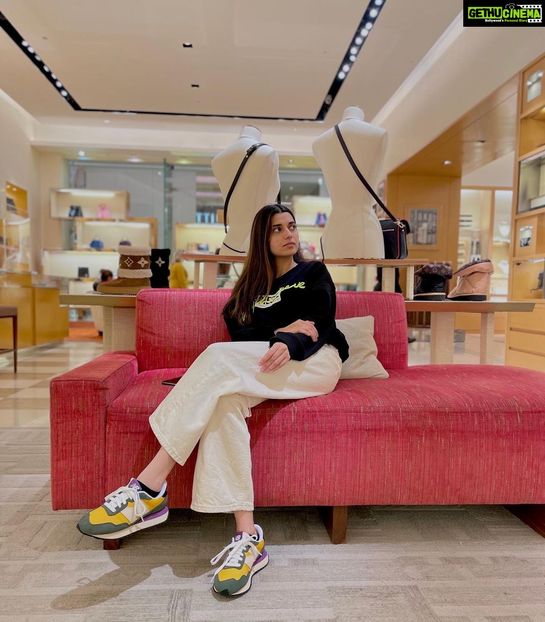 Nimrat Khaira Instagram - Sara din hoyea rehnda tich gabru ❤️ #nimmo #nimratkhaira #handsome #album