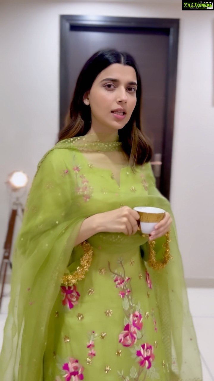Nimrat Khaira Instagram - Sade nal pauni ki story tu ,tu te phone phan launo vi geya 🌸🌸#nimmo #boliyan #nimratkhaira #album