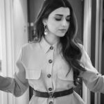 Nimrat Khaira Instagram – 🖤🤍