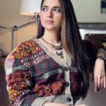 Nimrat Khaira Instagram – Eko reej meri pal pal vekhyiye , ture jande ek duje val vekhiye 🌸🌸