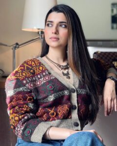 Nimrat Khaira Instagram - Eko reej meri pal pal vekhyiye , ture jande ek duje val vekhiye 🌸🌸