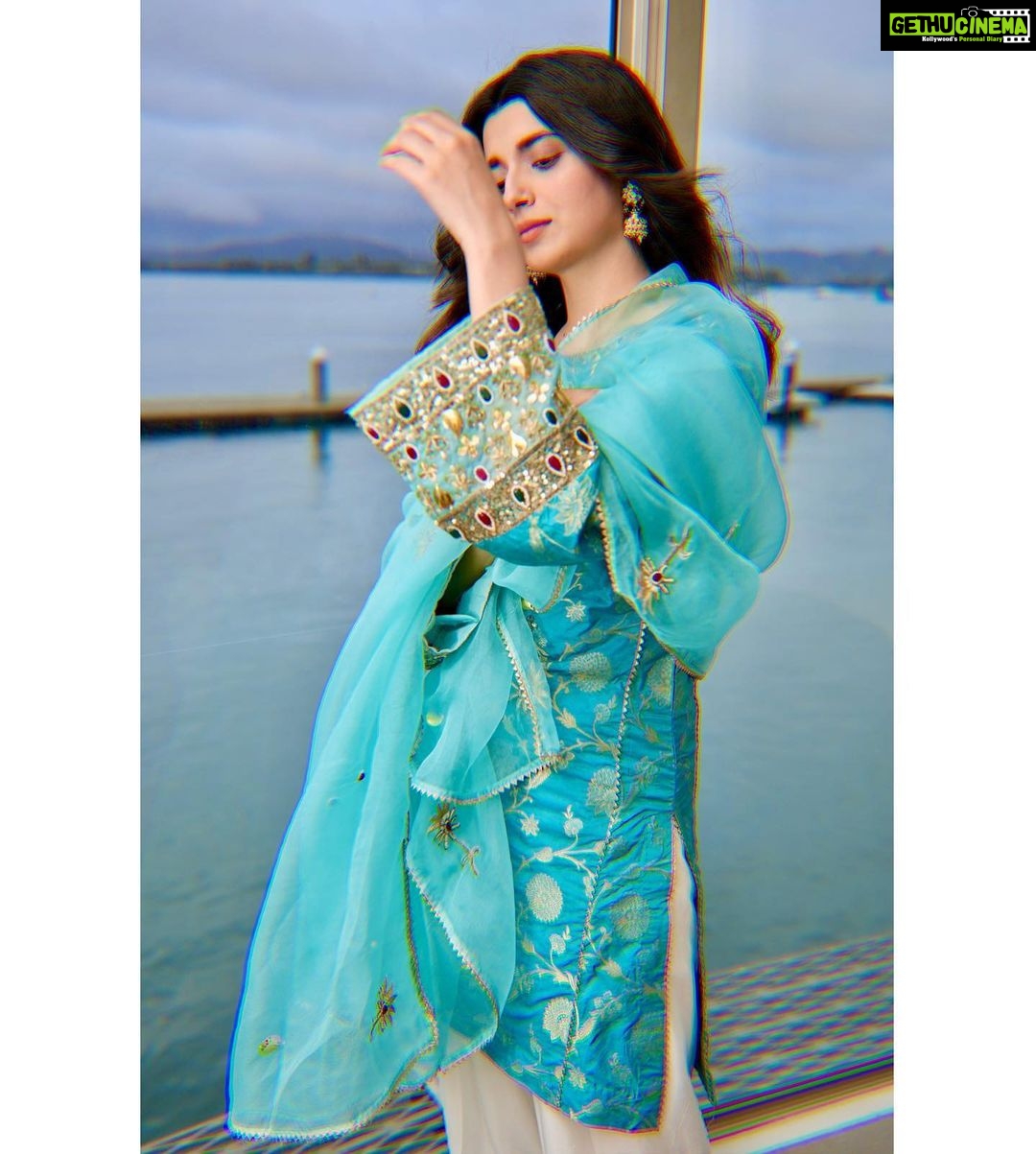 Nimrat Khaira - Everything has beauty but not everyone... | Facebook