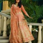 Nimrat Khaira Instagram - Tere kolon sang manda , akh tere ton bacha k menu tardh da ...#gulabirang