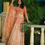 Nimrat Khaira Instagram - Tere kolon sang manda , akh tere ton bacha k menu tardh da ...#gulabirang