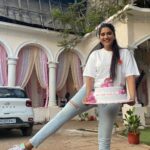 Nimrit Kaur Ahluwalia Instagram – Part 2/2

A big thank you to @anirban.haldar and his team of stylists. 

My Production Team- Pankaj Sir, Parikshit, Kuldeep, Richard, Shubhraj, Karan, Neeraj Ji, Parvez, Gaurav and the other kids. 

My Makeup Team since Day 1- Jaywant Dada, Govind, Patil Dada, Ravi, Amit and Shoaib. 

My Hair Team- Pooja Didi, Panda, Shobha Didi & team. 

My Spot Team- Chotu, Gopal, Dilshaad Dada, and everyone else. 

A big thank you to all the technicians and the entire crew. Thank you for Choti Sardaarrni and the precious 3 years. ♥️🧿

A big thank you to Times & Elite PR. 

And most importantly, thank you to all our viewers and all my fans. This is just the beginning, the end of an era, but the beginning of a new chapter. I shall always do my best to entertain you all and make you all proud. Please keep pouring ♥️
#farewell 
#chotisardaarni 
#nimritahluwalia