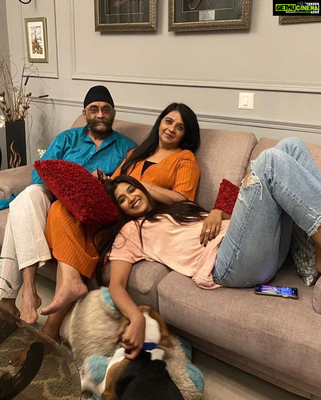 Nimrit Kaur Ahluwalia Instagram - 🪔 #happydiwali #bandichordivas #photodump2021 // this year was incomplete without you @spartacau5 ♥️ #nimritahluwalia