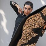 Nimrit Kaur Ahluwalia Instagram – dancing with the shadows 🌞
Photograph By: @valentinophotography.13 
Makeup By: @amitrajput_mua 
Hair By: @iamshamim2608 
Styled By: @anirban.haldar 
#shadowsandlight 
#nimritahluwalia