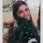 Nimrit Kaur Ahluwalia Instagram – 🌻
#covermeinsunshine 
#goofingaround
#nimritahluwalia