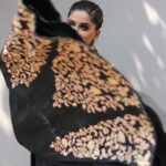 Nimrit Kaur Ahluwalia Instagram - dancing with the shadows 🌞 Photograph By: @valentinophotography.13 Makeup By: @amitrajput_mua Hair By: @iamshamim2608 Styled By: @anirban.haldar #shadowsandlight #nimritahluwalia