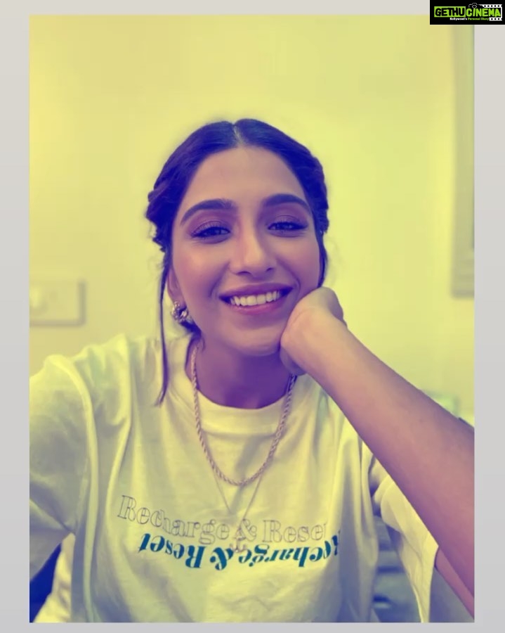 Nimrit Kaur Ahluwalia Instagram - Recharge & Reset 🧠 // a feeling & a way of life that couldn’t have been more relevant to me than ever before. I hope that “we” attempt at prioritising the sanity of our minds. I hope we attempt to be compassionate towards the people around us. I hope we seek help. I hope we converse. I hope we listen. I hope we strive to make every day count. 🌻 #worldmentalhealthday