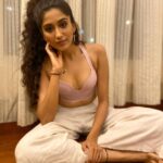 Nimrit Kaur Ahluwalia Instagram - always iron your pants 👀 #lifelessons101 📸: @amitrajput_mua