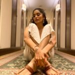 Nimrit Kaur Ahluwalia Instagram - always iron your pants 👀 #lifelessons101 📸: @amitrajput_mua