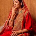 Nimrit Kaur Ahluwalia Instagram – On the cover of @fablookmagazine Wearing this suit from @tul_palav and jewels from @jiadiamonds styled by @milliarora7777

Editor & Founder @milliarora7777 @ankkit.chadha2222
Mua @meerabhandarimakeovers
Hair @amuthevar
Assistant stylist @styled_by_tanisha
Shot by @tanvivoraphotography
Location courtesy @westinmumbaipowai
PR @picturenkraftofficial @parulchalwa9