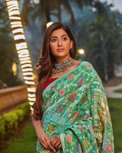 Nimrit Kaur Ahluwalia Instagram - On the cover of @fablookmagazine Wearing this stunning saree from @bandhanitraditionbyahasan jewels from @regalia_ornaments styled by @milliarora7777

Editor & Founder @milliarora7777 @ankkit.chadha2222
Mua @meerabhandarimakeovers
Hair @amuthevar
Assistant stylist @styled_by_tanisha
Shot by @tanvivoraphotography
Location courtesy @westinmumbaipowai
PR @picturenkraftofficial @parulchalwa9