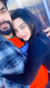 Nisha Bano Instagram - Front camre ਨਾਲ ਜੱਟਾvideo ਬਨਾਲੈ 😍ਜੱਟੀ ਬੋਚ ਬੋਚ ਪੱਬ ਰੱਖਦੀ ❤️ suit by @the_royal_pehrawa ❤️