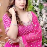 Nisha Bano Instagram - Love Everyone & Love Yourself ❤️🌸 #nishabano #love #yourself #blessed #instagram