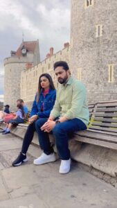 Nisha Bano Instagram - Laptop 🤪🤪 @theroshanprince #nishabano 😍 Harlington, London