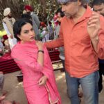 Nisha Bano Instagram - Thanks @imtiazaliofficial sir. Tuhade nal Kam karke bhut Vadea lagea & Thanku So Much For Casting Me in CHAMKILA Movie 🎬 n Thanku @diljitdosanjh JI jene vadde star ho ohne hi humble ho tuc 🙏🏻❤️ thanks Sare mere friends da jo always support karde ne menu 🙏🏻🙏🏻🙏🏻 #chamkila #imtiazali #diljitdosanjh #parnitichopra #nishabano ❤️