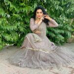 Nisha Bano Instagram - 🌸🌸 #nishabano 🌸🌸 outfit by @scarlet_by_shrutijamaal ❤️