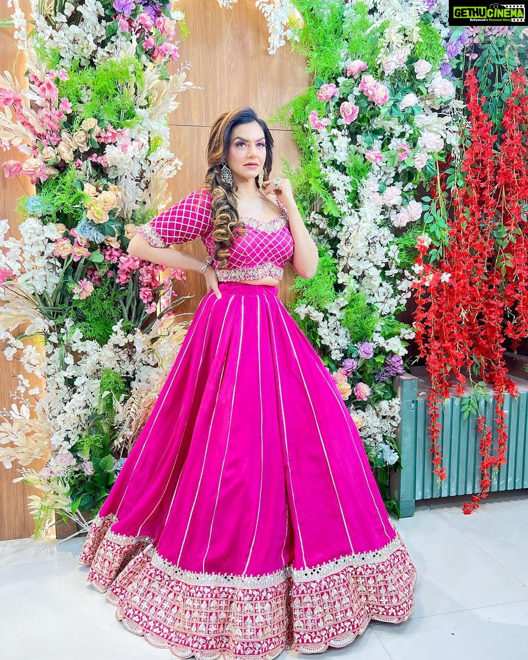 Nisha Bano Instagram - Thanks for love n respect Sirsa Valeo 🙏🏻❤️ OUTFIT by- @studio_7_boutque Makeup by - @alishamakovers_sirsa Pic credit by - @apooravasingh_photography Thanks n congratulations whole team @hemant_kartik_ @raabtacosmo ❤️