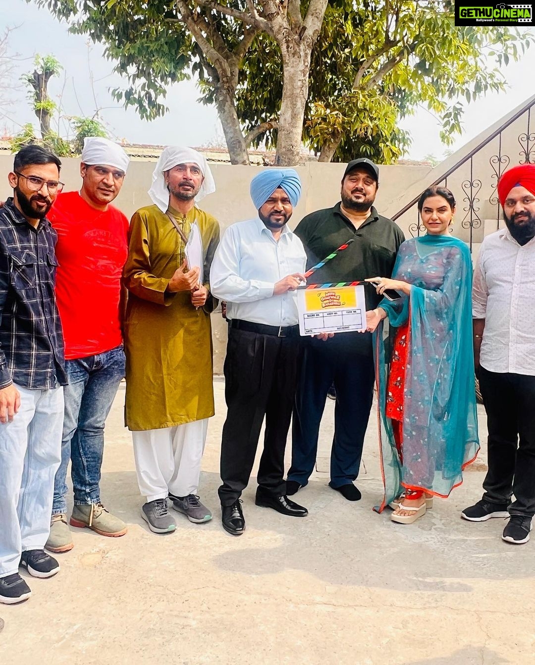 Nisha Bano Instagram - Sukar Rabba 🤲🏻🙏🏻 new movie ❤️ Smeep Kang Productions & Taqdeer Productions Present #MereGharwaleDiBaharwali Cast- Karamjit Anmol, Ihana Dhillon & Nisha Bano Produced by- Smeep Kang & Sourabh Rana Directed by- Navjit Singh #KaramjitAnmol #SmeepKang #IhanaDhillon #NishaBano #SourabhRana #NavjitSingh #SmeepKangProductions #TaqdeerProductions #MGB