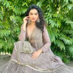 Nisha Bano Instagram - 🌸🌸 #nishabano 🌸🌸 outfit by @scarlet_by_shrutijamaal ❤️