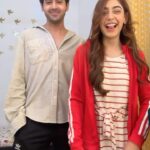 Niti Taylor Instagram – Raghav and Prachi spreading happiness💗 @randeepraii 
Keep pouring the love and keep watching badeachelagtehain2 only on @sonytvofficial Monday to Friday at 8pm❤️
