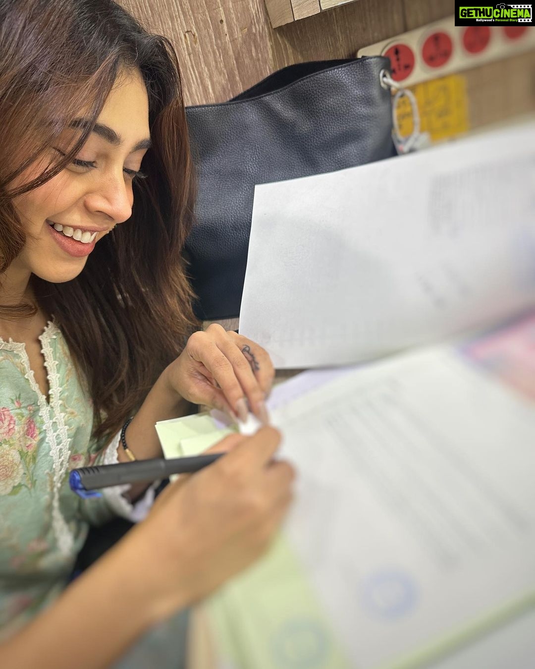 Niti Taylor Instagram - To new beginnings❤️🥰 #gratitude #blessed #balh2 #prachikapoor #nititaylor