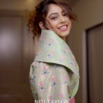Niti Taylor Instagram - People will stare make it worth their while😍❤️ A big shoutout to @iamkenferns 🥰 Kenny, you are a caring and loving soul which makes you such an amazing person! Looking stunning in @iamkenferns 🔥