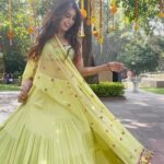 Niti Taylor Instagram – She’s all sorts of stop and stare 👀💛
#trendingreels #reelitfeelit #instagramreels #reelsinstagram #nititaylor#tayreels