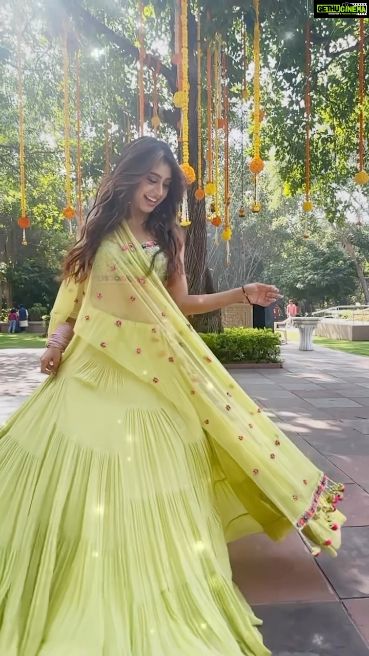Niti Taylor Instagram - Sheβs all sorts of stop and stare ππ #trendingreels #reelitfeelit #instagramreels #reelsinstagram #nititaylor#tayreels
