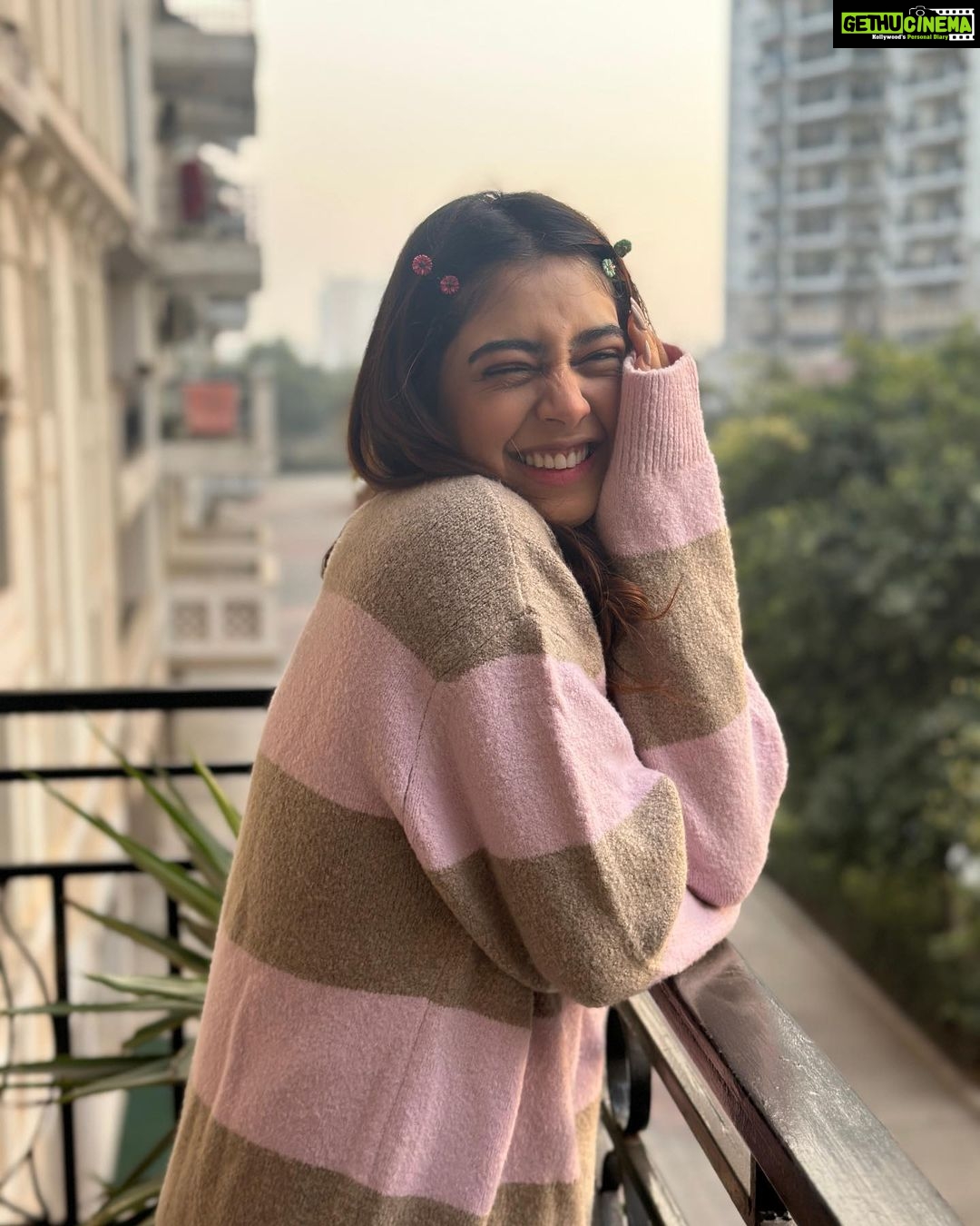 Niti Taylor Instagram - Chhota bacha jan ke Na koi aankh dikha na rey Dubi dubi dab dab🥁💃🏻🎉🥳