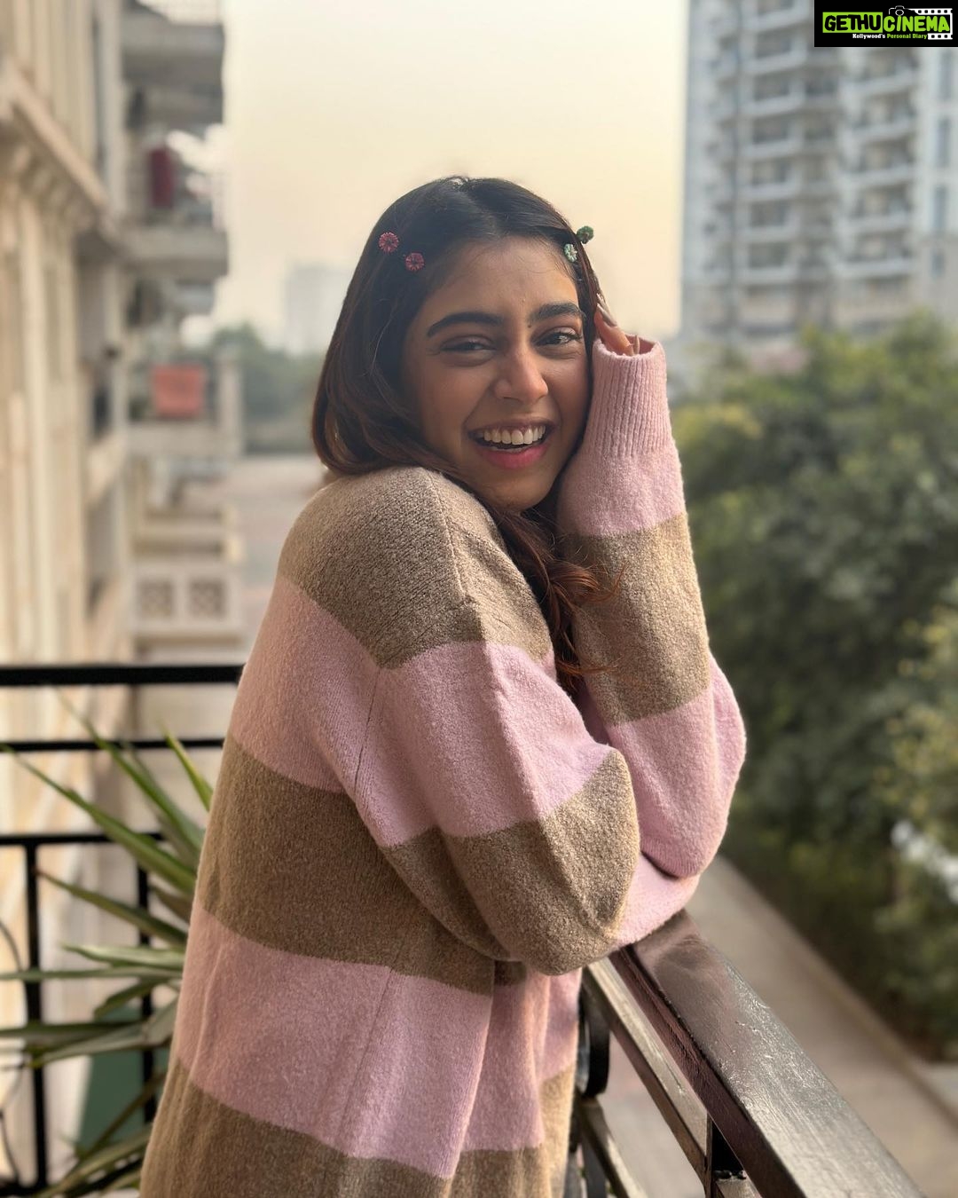 Niti Taylor Instagram - Chhota bacha jan ke Na koi aankh dikha na rey Dubi dubi dab dab🥁💃🏻🎉🥳