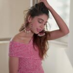 Niti Taylor Instagram - Unbothered 🙇🏻‍♀️ Happy in my lane 😁 Focused 🤓 Flourishing 🥰 #staybeautiful #loveyourself #ichooseme #happiness ❤️ @howwhenwearclothing
