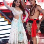 Niti Taylor Instagram - The most Requested video!! My personal favourite act of ours!!❤️ here’s presenting to you our full performance! Don’t forget to vote for us, we need your votessss to keep us safe!! A special mention to @sourabhraaj.jain for lending his voice to our act❤️ Without @paldenlama & @rutuparekh92 nothing is possible❤️ thank you for supporting and encouraging us always!!! Making us do our best🐥