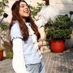 Niti Taylor Instagram – Hot chocolate Weather🤎
#sweaterweather 

Styled by @stylingbyvictor @sohail__mughal___
Earrings @blingvine 
Clicked by @kakkar.madhav 
Makeup @glambysalman @smitapandit_official 
Hair @hairstylist_jennny