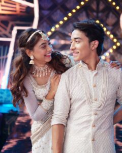 Niti Taylor Instagram - Once in a while, in the middle of an ordinary life, love gives us a fairy tale 💕 

We would like to dedicate our performance to one of the most special fairy tales in the making @aliaabhatt & Ranbir Kapoor ... We love you both 💖

Tonight only on @colorstv 
At 8pm jhalak dhiklaja 🥳
Voting lines open from Saturday 8pm to Monday 10am! 

Please please voteeee for me 🗳 
Voot.com, Voot app and myjio app

Always standing strong with @paldenlama @rutuparekh92 ❤️🥰

Looking pretty in @iamkenferns 
Makeup @glambysalman @smitapandit_official 
Hair @hairstylist_jennny