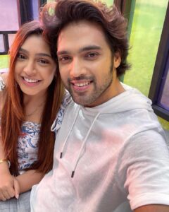 Niti Taylor Instagram - On public demand 🔈 selfie and the show 🙌❤️ #manik #nandini #season-4 @voot