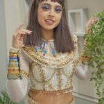 Niti Taylor Instagram – Feeling like a Queen because I’m doing something I’ve never done before!! It takes a lot of courage to try something new and even more effort to make it successful 😇🥺 This week I’ve come out of my comfort zone and loved every bit of it ❤️❤️

Don’t forget to catch my unique Egyptian style queen of a performance on Jhalak Dikhlaa Jaa… and most important- Don’t forget to VOTE for meee 😬😬