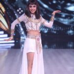Niti Taylor Instagram – Feeling like a Queen because I’m doing something I’ve never done before!! It takes a lot of courage to try something new and even more effort to make it successful 😇🥺 This week I’ve come out of my comfort zone and loved every bit of it ❤️❤️

Don’t forget to catch my unique Egyptian style queen of a performance on Jhalak Dikhlaa Jaa… and most important- Don’t forget to VOTE for meee 😬😬