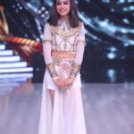 Niti Taylor Instagram – Feeling like a Queen because I’m doing something I’ve never done before!! It takes a lot of courage to try something new and even more effort to make it successful 😇🥺 This week I’ve come out of my comfort zone and loved every bit of it ❤️❤️

Don’t forget to catch my unique Egyptian style queen of a performance on Jhalak Dikhlaa Jaa… and most important- Don’t forget to VOTE for meee 😬😬