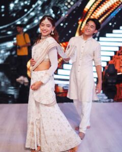 Niti Taylor Instagram - Once in a while, in the middle of an ordinary life, love gives us a fairy tale 💕 

We would like to dedicate our performance to one of the most special fairy tales in the making @aliaabhatt & Ranbir Kapoor ... We love you both 💖

Tonight only on @colorstv 
At 8pm jhalak dhiklaja 🥳
Voting lines open from Saturday 8pm to Monday 10am! 

Please please voteeee for me 🗳 
Voot.com, Voot app and myjio app

Always standing strong with @paldenlama @rutuparekh92 ❤️🥰

Looking pretty in @iamkenferns 
Makeup @glambysalman @smitapandit_official 
Hair @hairstylist_jennny