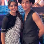 Niti Taylor Instagram - “Pyaar hua iqaraar hua hai” ☔️ aa rahe hai hum iss Sunday ek challenge lekee! Don’t miss our mesmerising performance!! Only on @colorstv at 8pm❤️ Jhalak dhiklaja 💃🏻🕺🏻 #jdj10 #pyaarhuaikraarhua #cutejodi