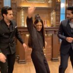 Niti Taylor Instagram - To be creative , you have to be a child . The trio is back .. @nititaylor @randeepraii . Any guesses who’s idea is this ? #hitentejwani #nititaylor #randeeprai #bts #balh2 #fun #love #gratitude Mumbai - मुंबई