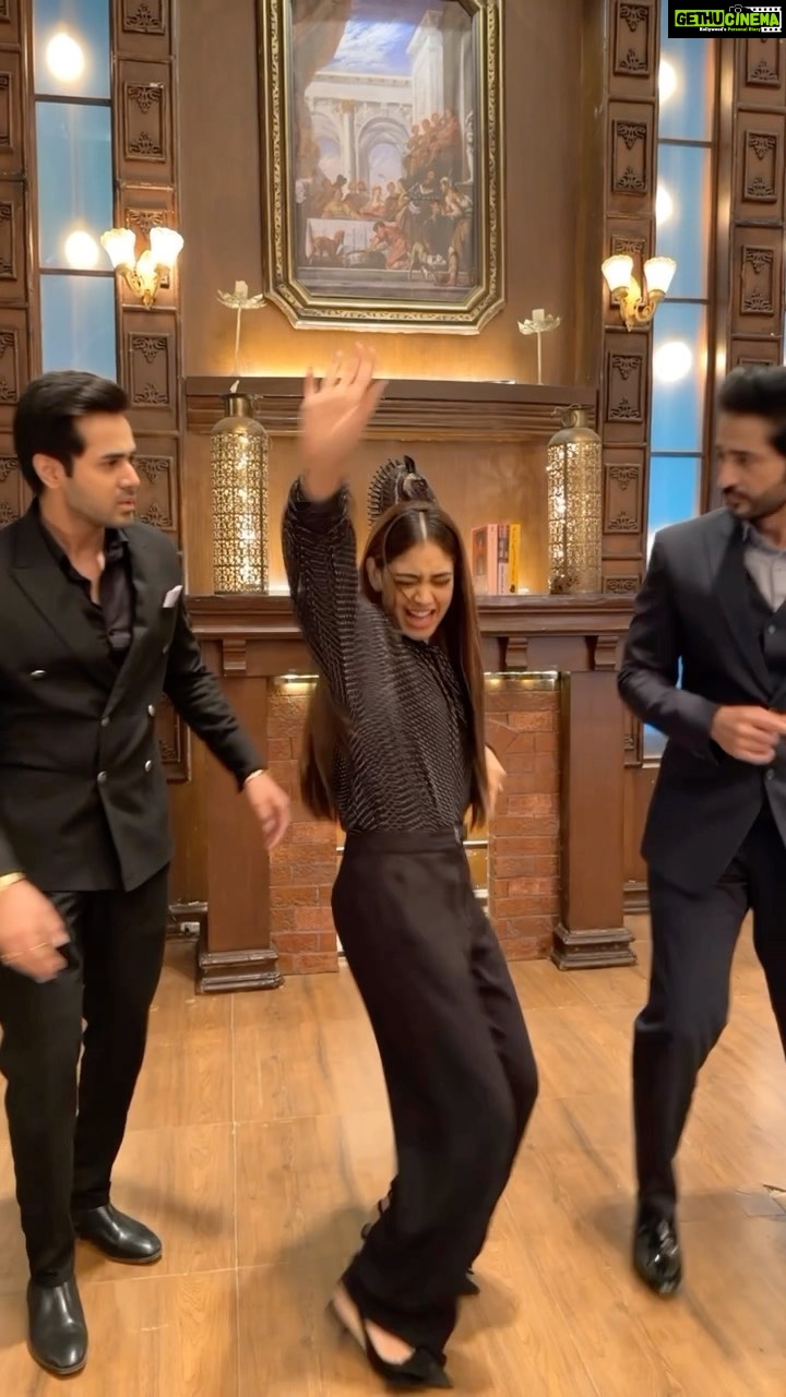 Niti Taylor Instagram - To be creative , you have to be a child . The trio is back .. @nititaylor @randeepraii . Any guesses who’s idea is this ? #hitentejwani #nititaylor #randeeprai #bts #balh2 #fun #love #gratitude Mumbai - मुंबई